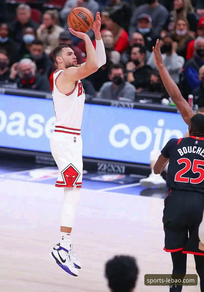 乐宝体育用户评价安装教程 孤胆英雄与团队韧性:雷霆加时险胜活塞背后的战术博弈